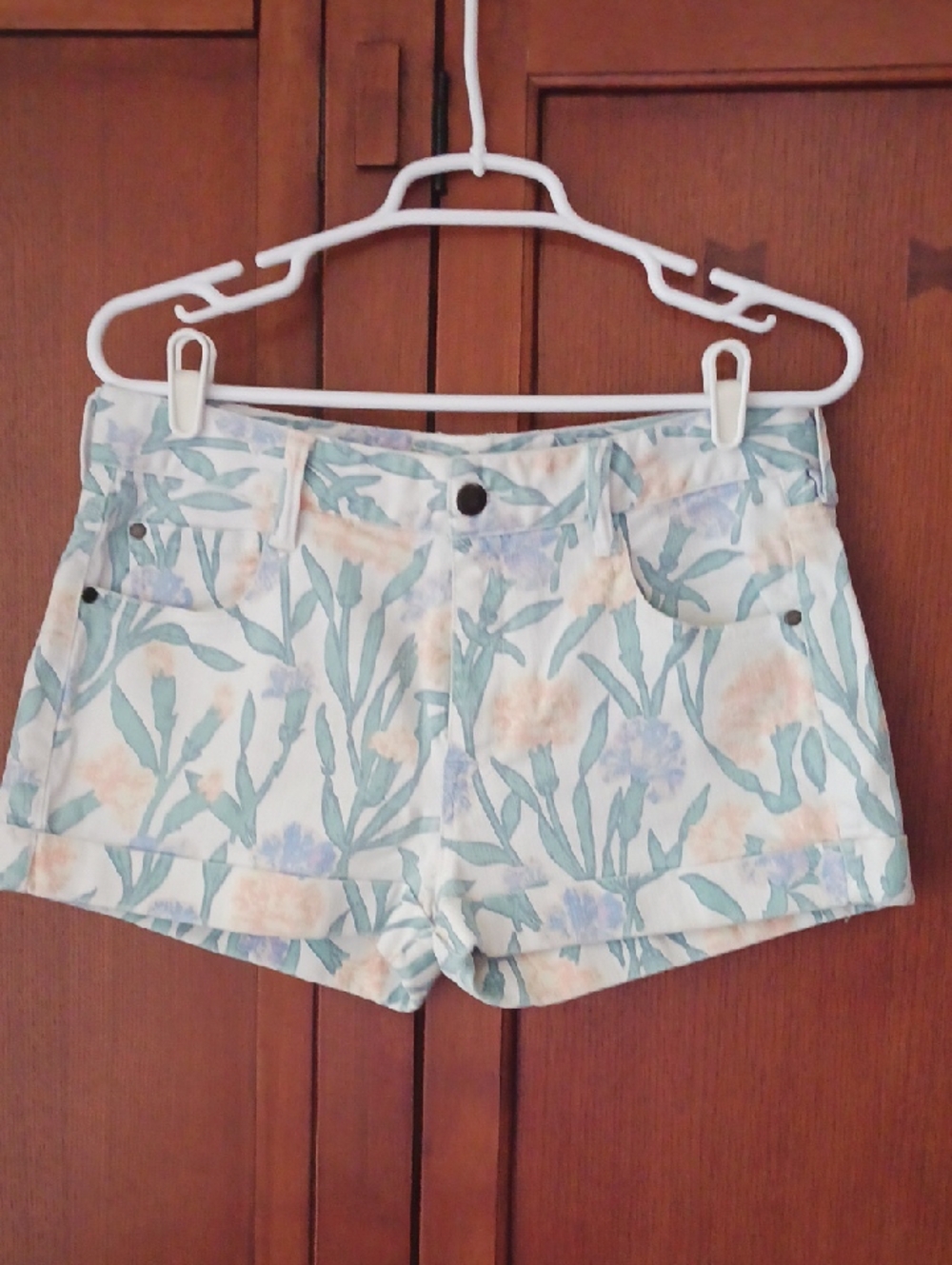 PC Jeans- Floral Print Women's Jean Shorts - Light Blue & Cream